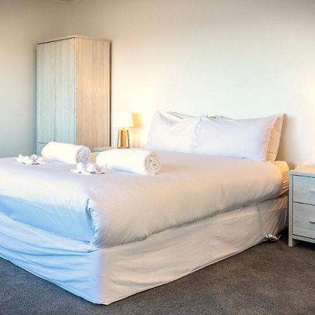 Driftwood Beach House With Spa Pool - Absolute Beachfront! Blackpool Eksteriør bilde