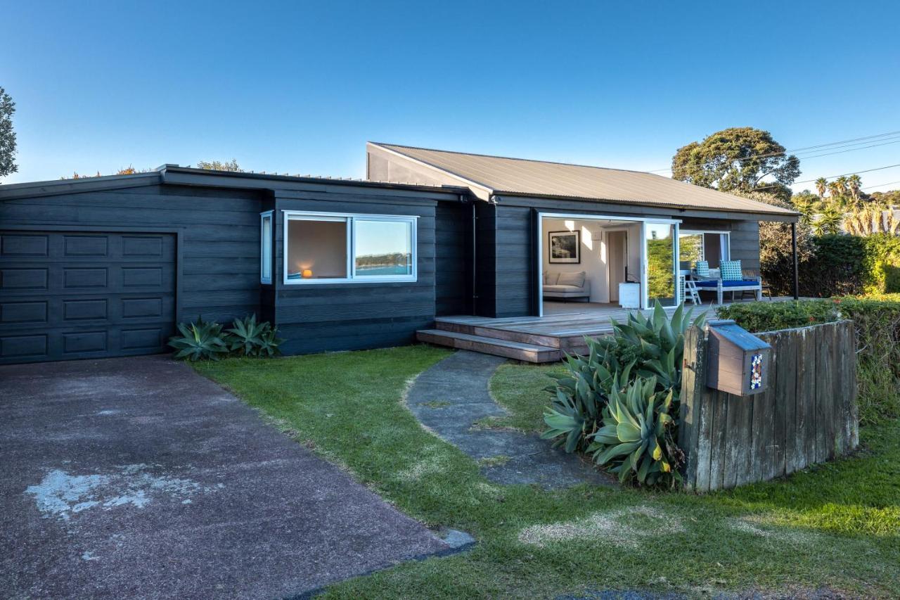 Driftwood Beach House With Spa Pool - Absolute Beachfront! Blackpool Eksteriør bilde