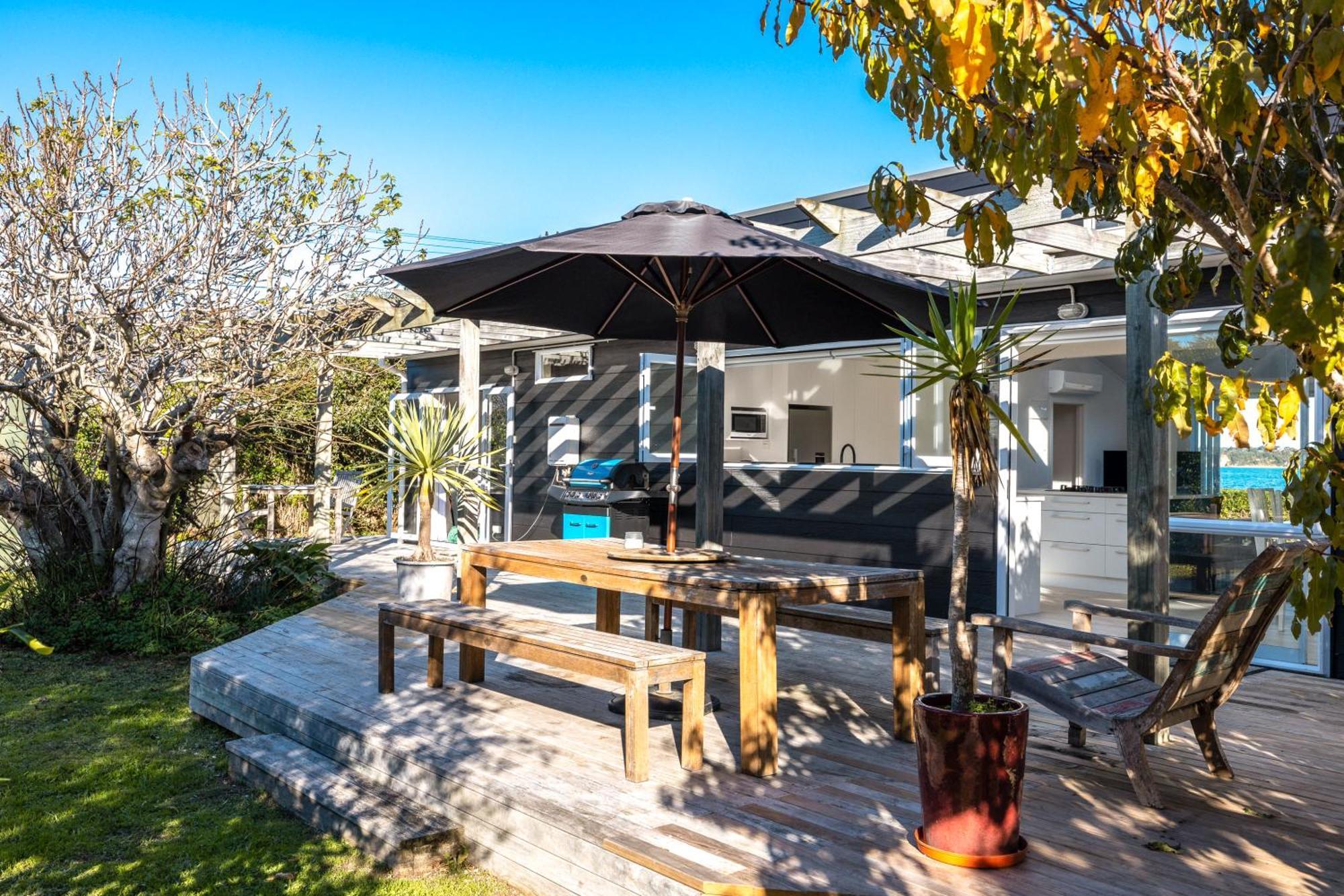 Driftwood Beach House With Spa Pool - Absolute Beachfront! Blackpool Eksteriør bilde